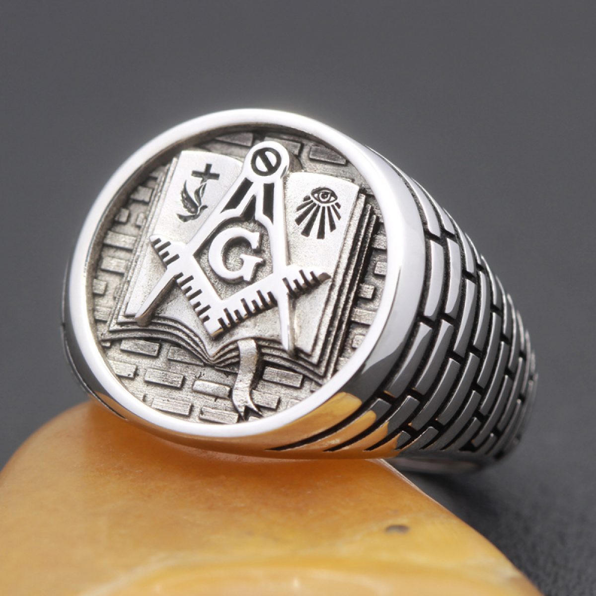Gothic hotsell masonic rings